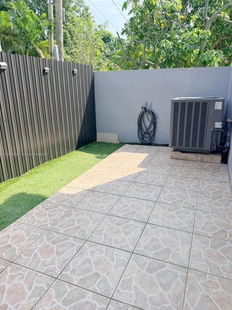 6570 SW 12th St , Unit 7-6570, West Miami, FL 33144 Photo