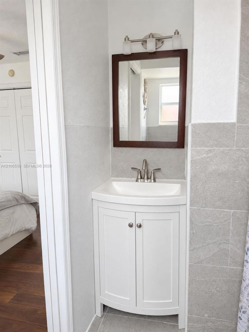6570 SW 12th St , Unit 7-6570, West Miami, FL 33144 Photo