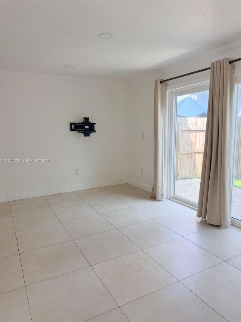 6570 SW 12th St , Unit 7-6570, West Miami, FL 33144 Photo