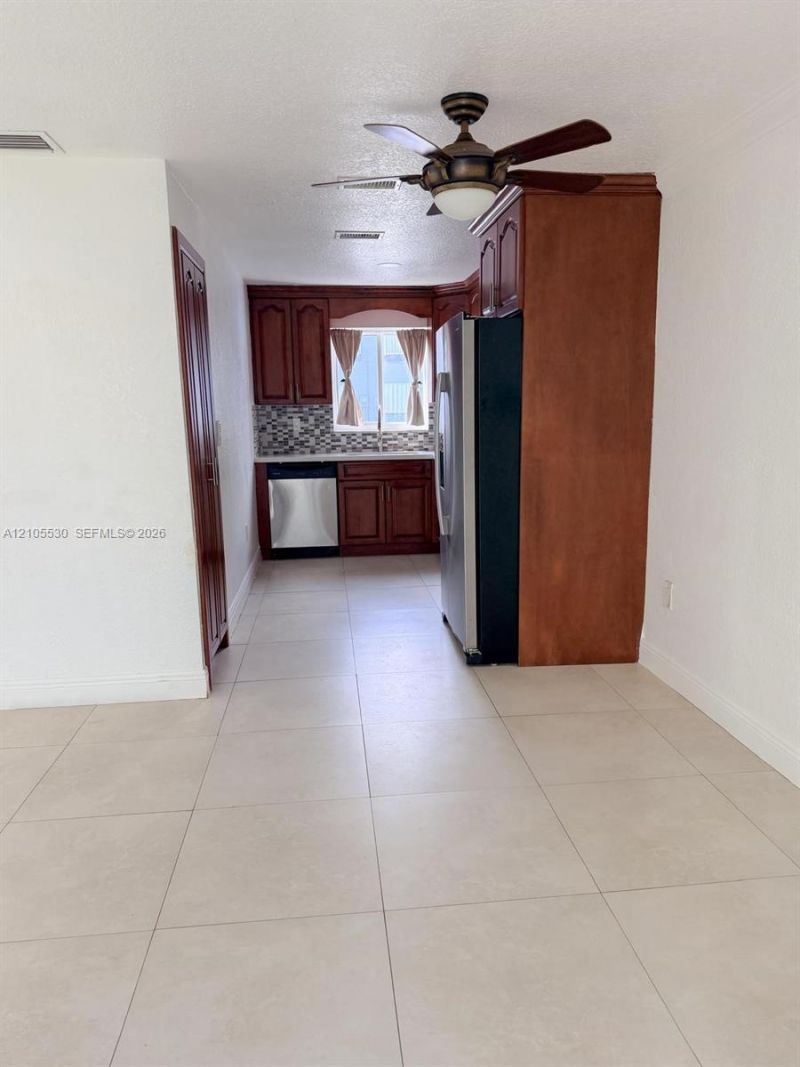 6570 SW 12th St , Unit 7-6570, West Miami, FL 33144 Photo