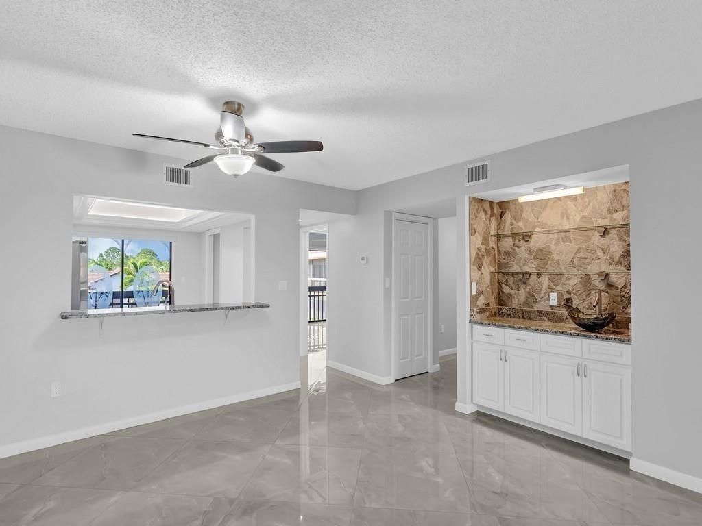 3200 Twin Lakes Terrace, Unit 202, Fort Pierce, FL 34951 Photo