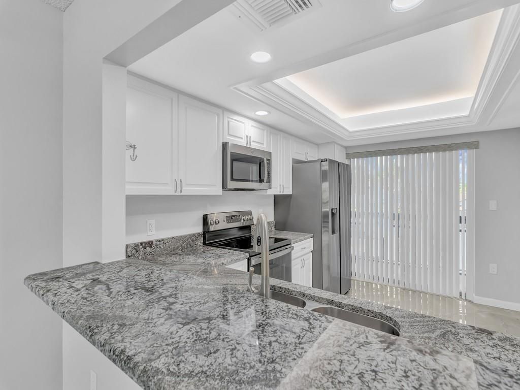 3200 Twin Lakes Terrace, Unit 202, Fort Pierce, FL 34951 Photo