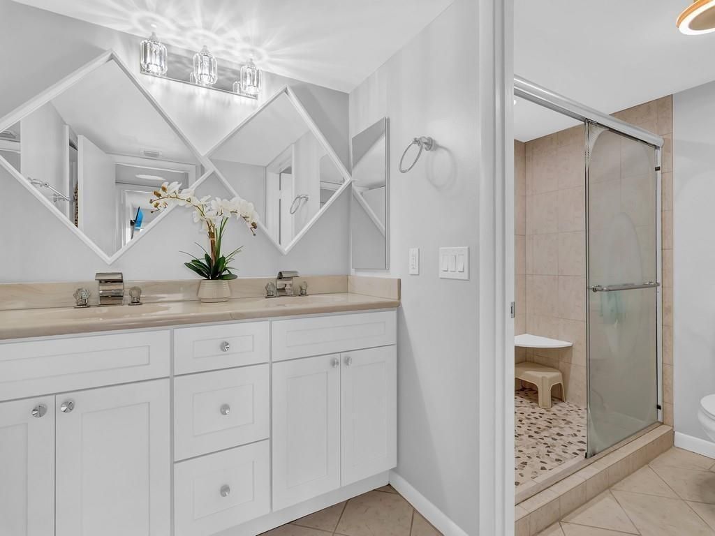 3200 Twin Lakes Terrace, Unit 202, Fort Pierce, FL 34951 Photo