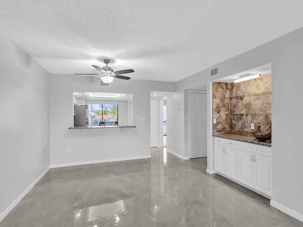 3200 Twin Lakes Terrace, Unit 202, Fort Pierce, FL 34951 Photo