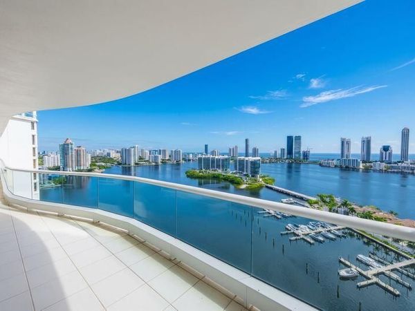 7000 Island Boulevard, Unit 2905, Aventura, FL 33160