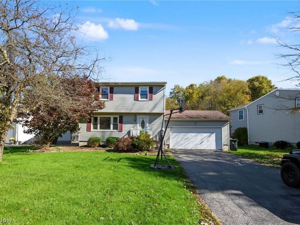 2426 Wilshire Drive , Cortland, OH 44410