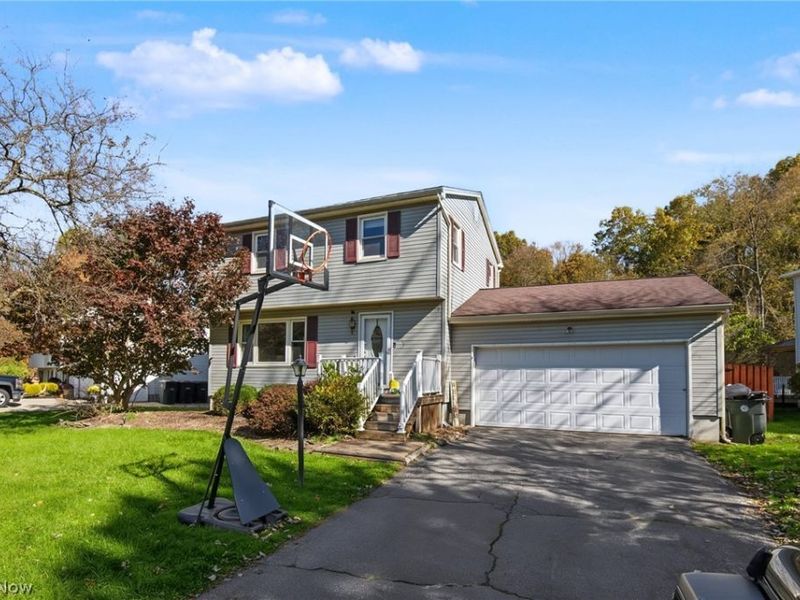 2426 Wilshire Drive, Cortland, OH 44410 Photo 1