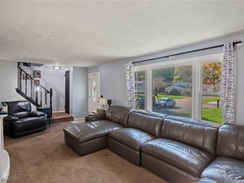 2426 Wilshire Drive, Cortland, OH 44410 Photo 5
