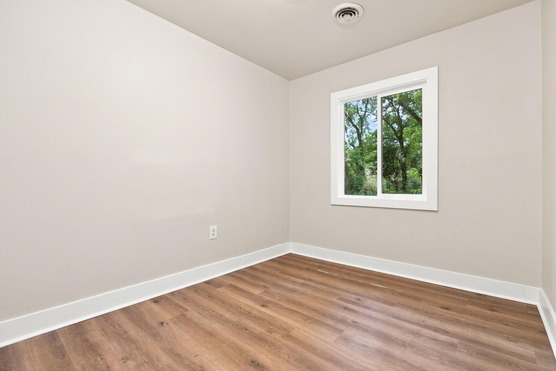 1605 Pineview Road Photo 16