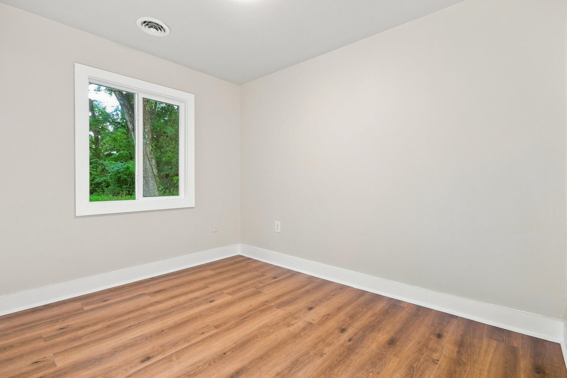 1605 Pineview Road Photo 8