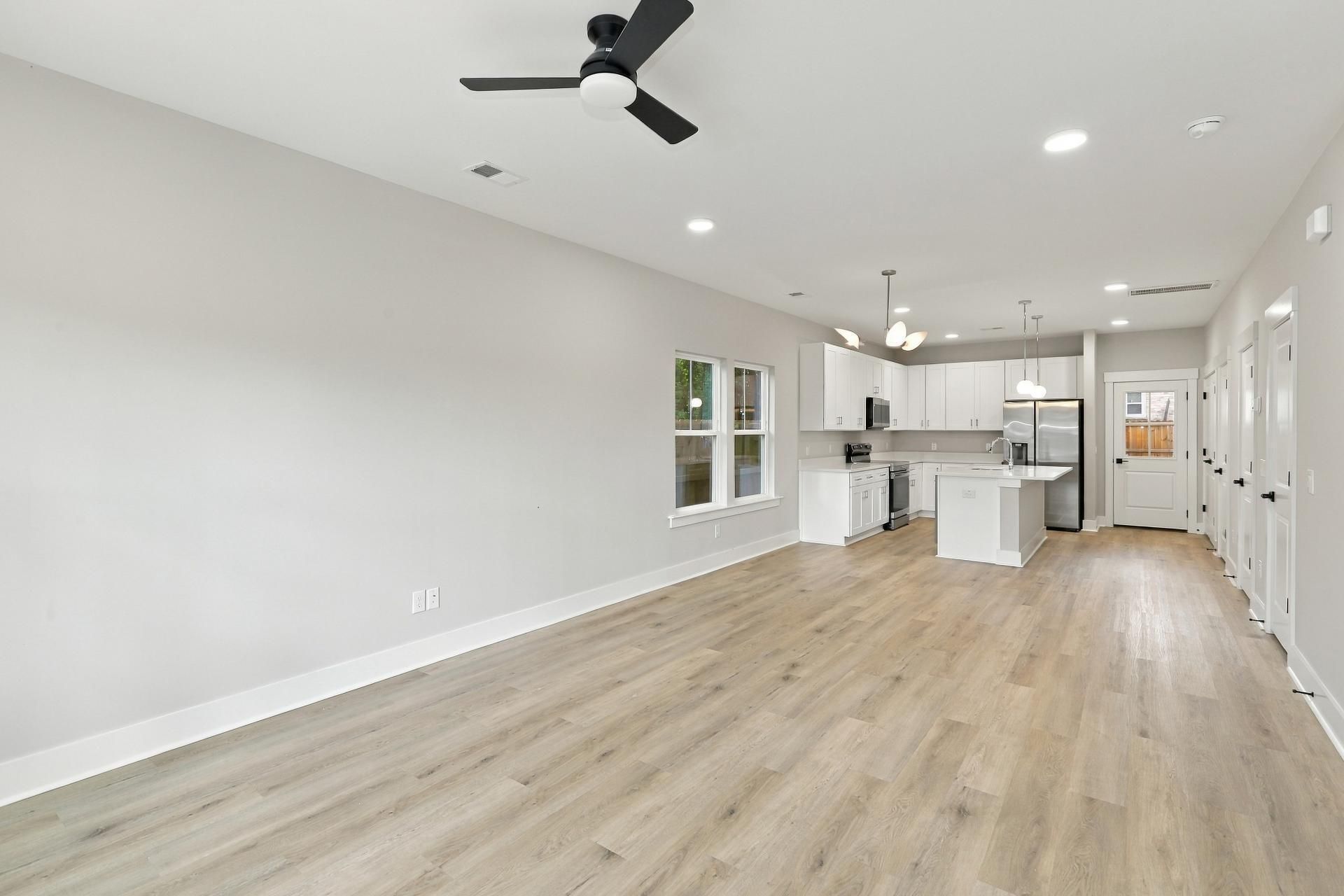 4830 Gaynor Avenue Photo 4