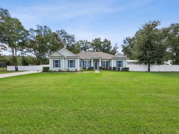 85902 MINER PINES Court, Yulee, FL 32097