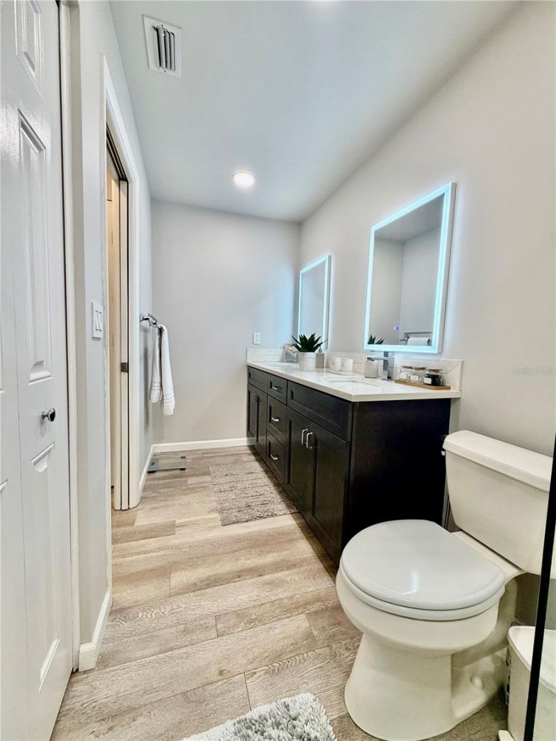 5847 Clubside Drive, Sarasota, FL 34243 Photo