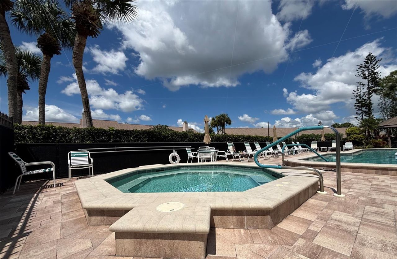 5847 Clubside Drive, Sarasota, FL 34243 Photo