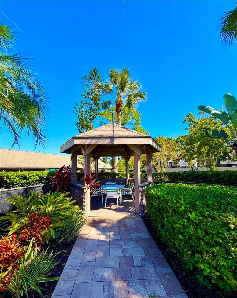 5847 Clubside Drive, Sarasota, FL 34243 Photo