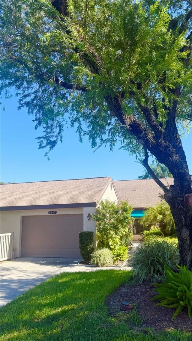 5847 Clubside Drive, Sarasota, FL 34243 Photo