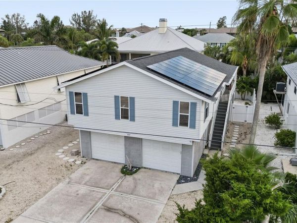 264 S HARBOR DRIVE , HOLMES BEACH, FL 34217