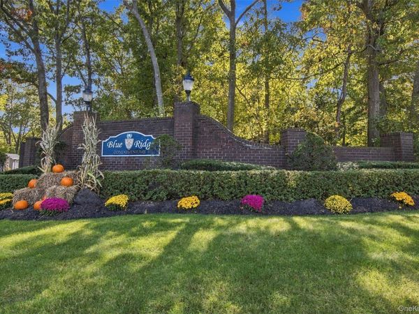 460 Daryl Drive, Medford, NY 11763