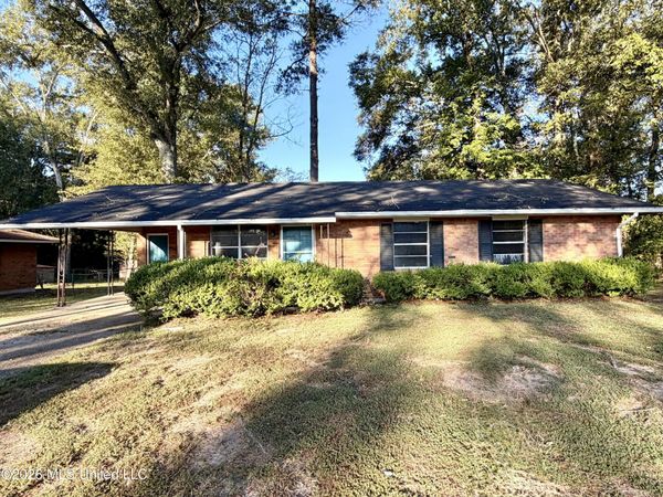 912 8th Street, McComb, MS 39648