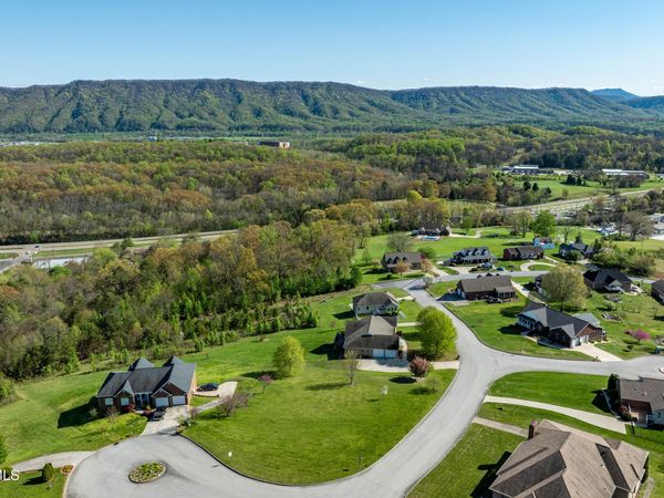 307 Carrie Circle, Mount Carmel, TN 37645