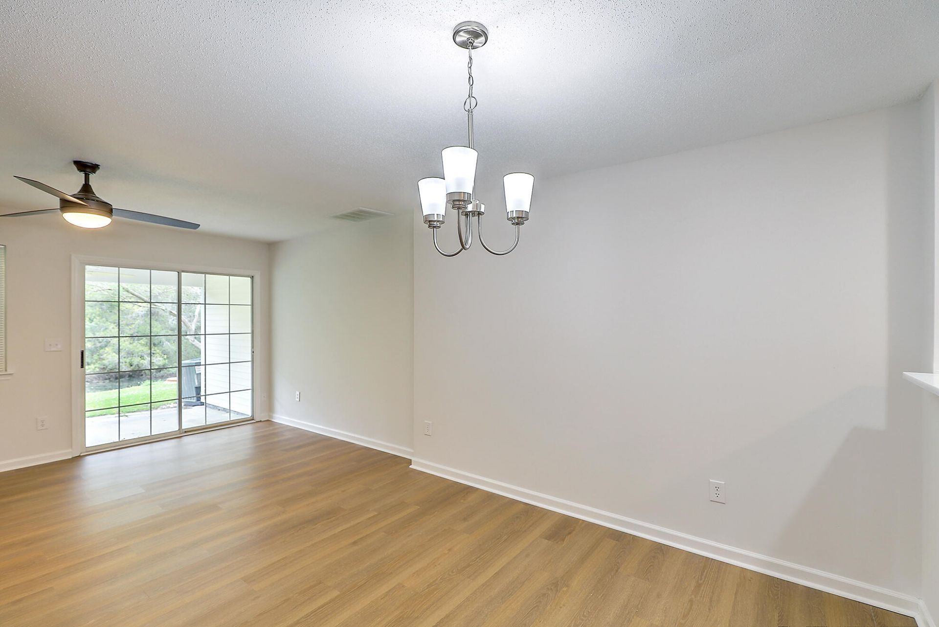 8047 Shadow Oak Drive Photo 10