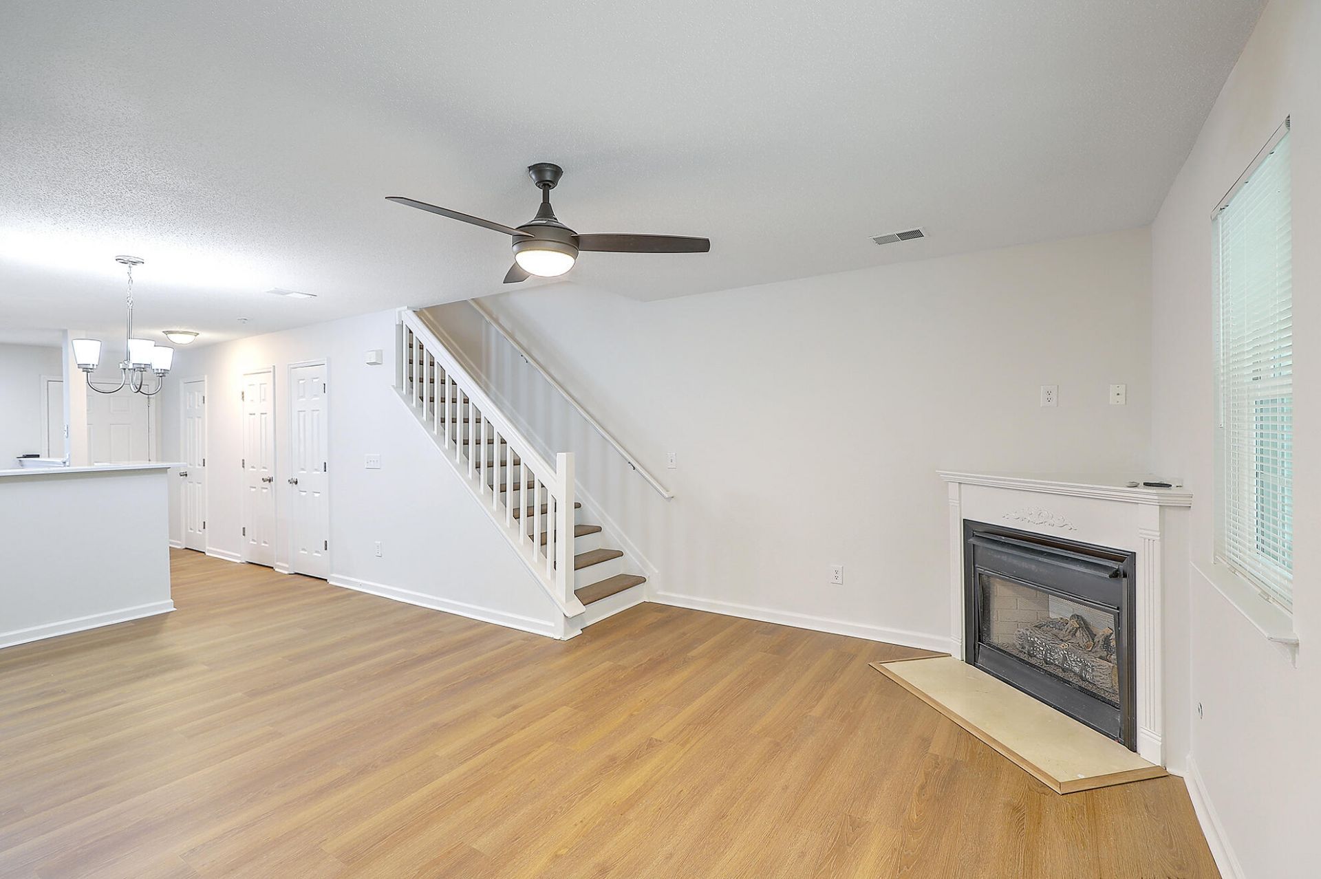 8047 Shadow Oak Drive Photo 11