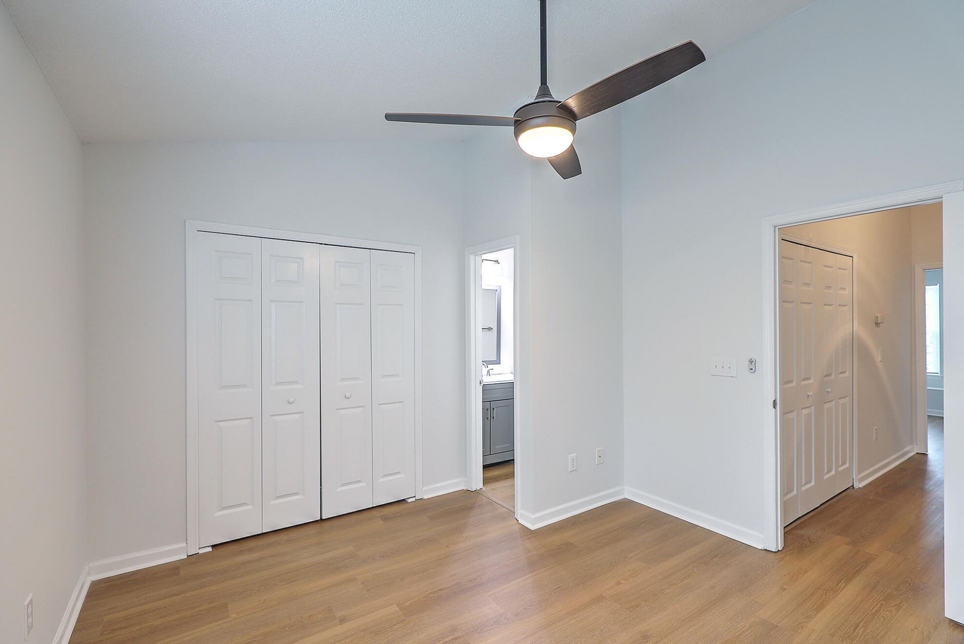 8047 Shadow Oak Drive Photo 21
