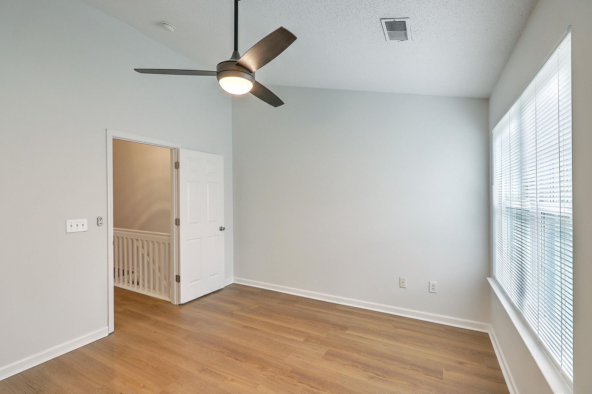 8047 Shadow Oak Drive Photo 22