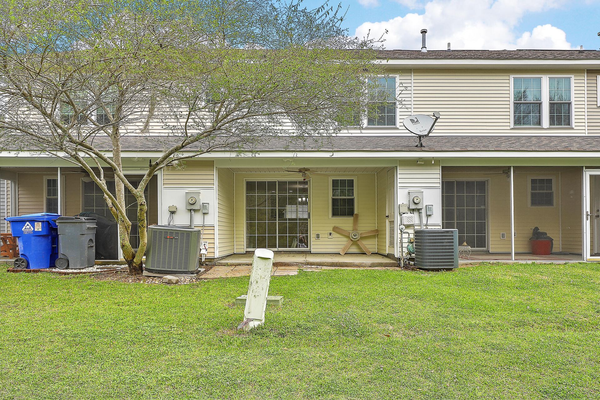 8047 Shadow Oak Drive Photo 24