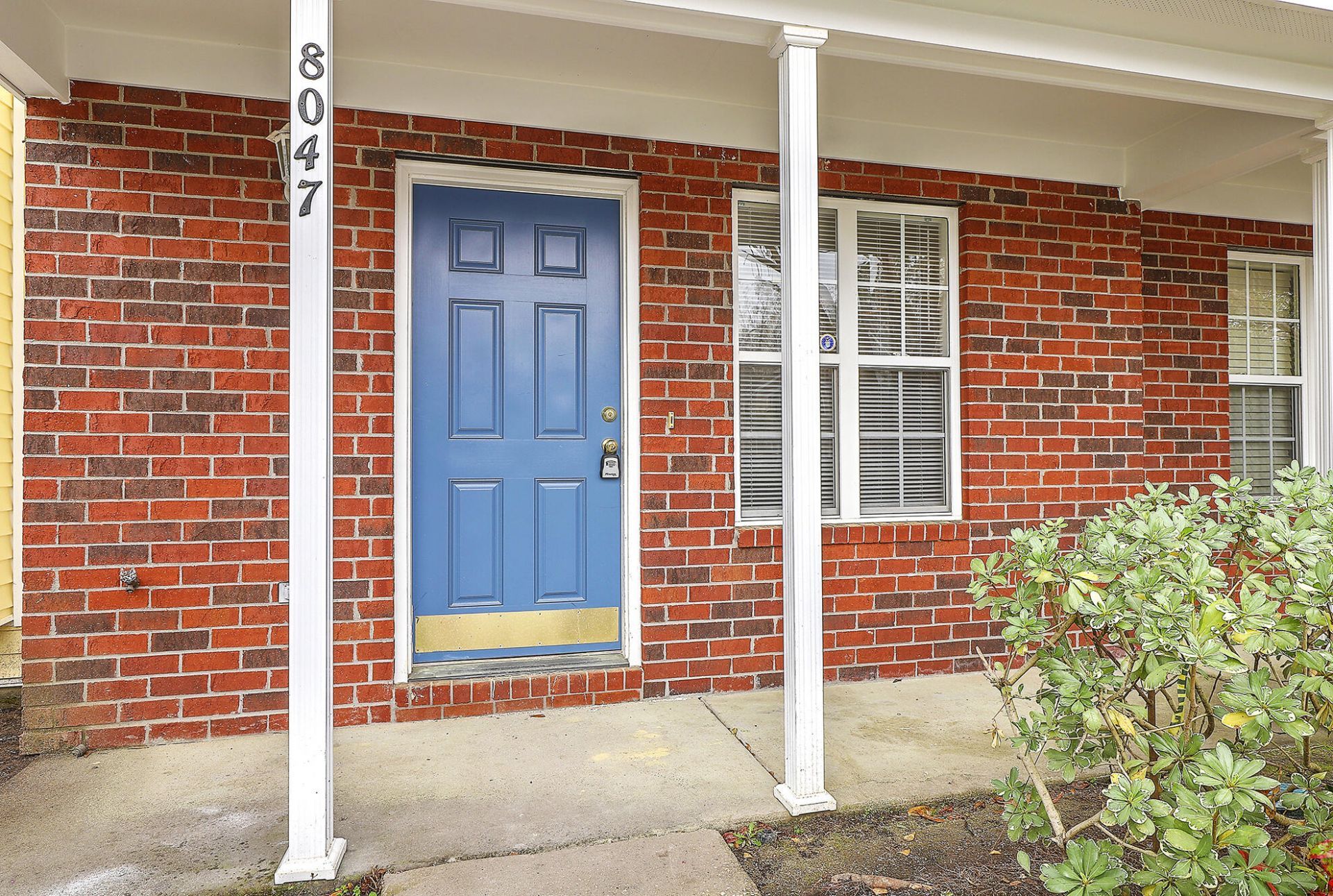 8047 Shadow Oak Drive Photo 4