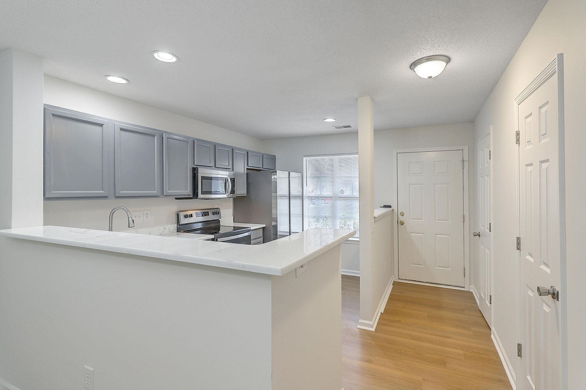 8047 Shadow Oak Drive Photo 6