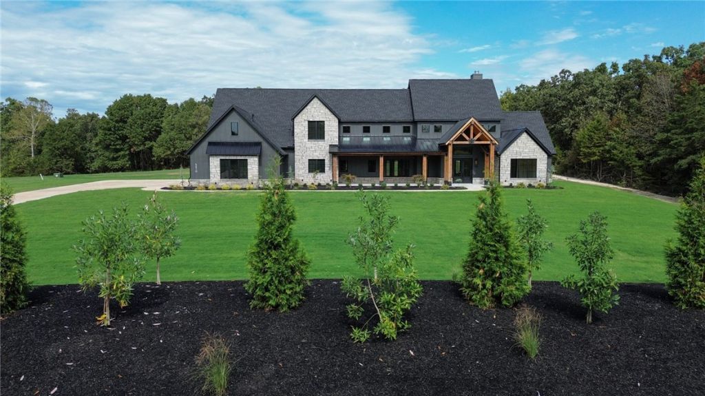 5210 W Weir Road, Fayetteville, AR 72704 Main Photo