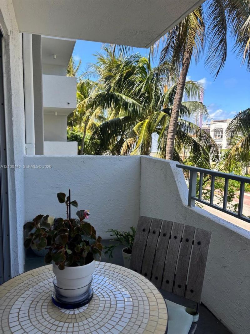 1610 Lenox Ave, Unit 302, Miami Beach, FL 33139 Photo