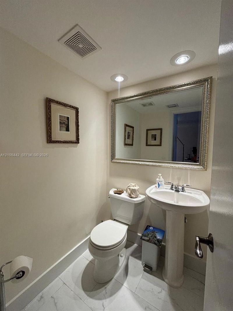 1610 Lenox Ave, Unit 302, Miami Beach, FL 33139 Photo