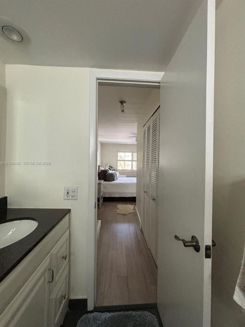 1610 Lenox Ave, Unit 302, Miami Beach, FL 33139 Photo
