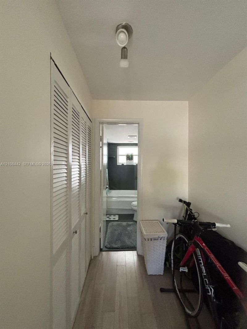 1610 Lenox Ave, Unit 302, Miami Beach, FL 33139 Photo