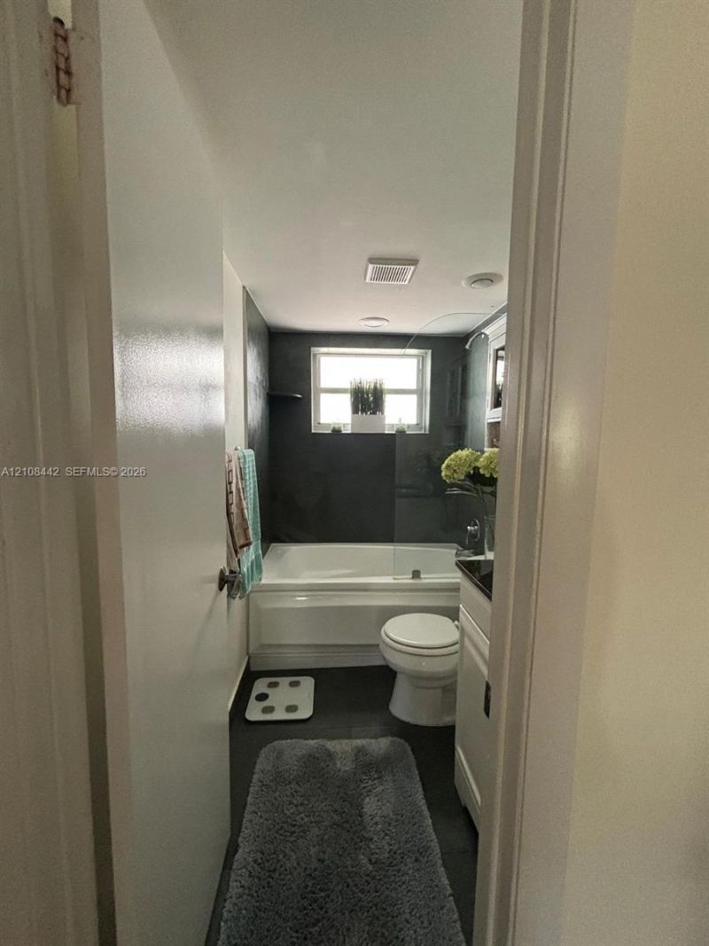 1610 Lenox Ave, Unit 302, Miami Beach, FL 33139 Photo