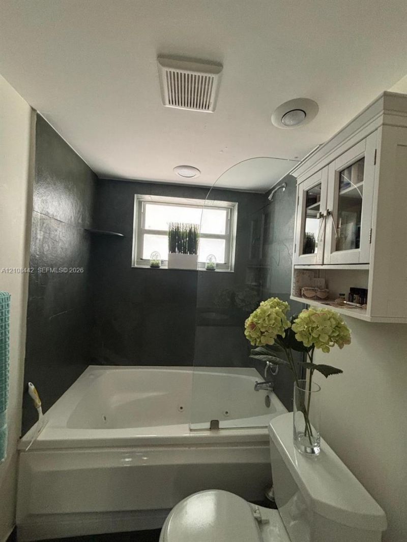 1610 Lenox Ave, Unit 302, Miami Beach, FL 33139 Photo