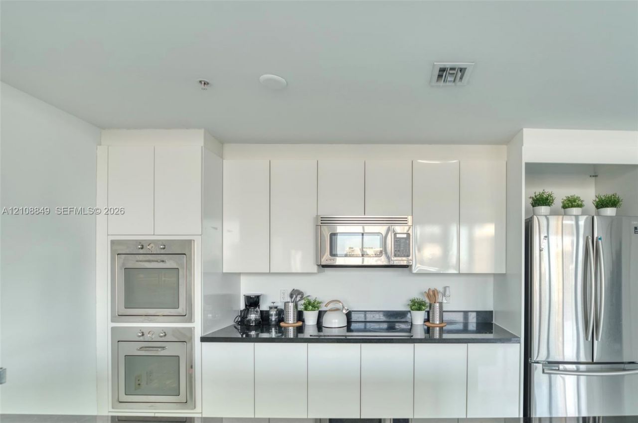 92 SW 3rd St , Unit 5203, Miami, FL 33130 Photo
