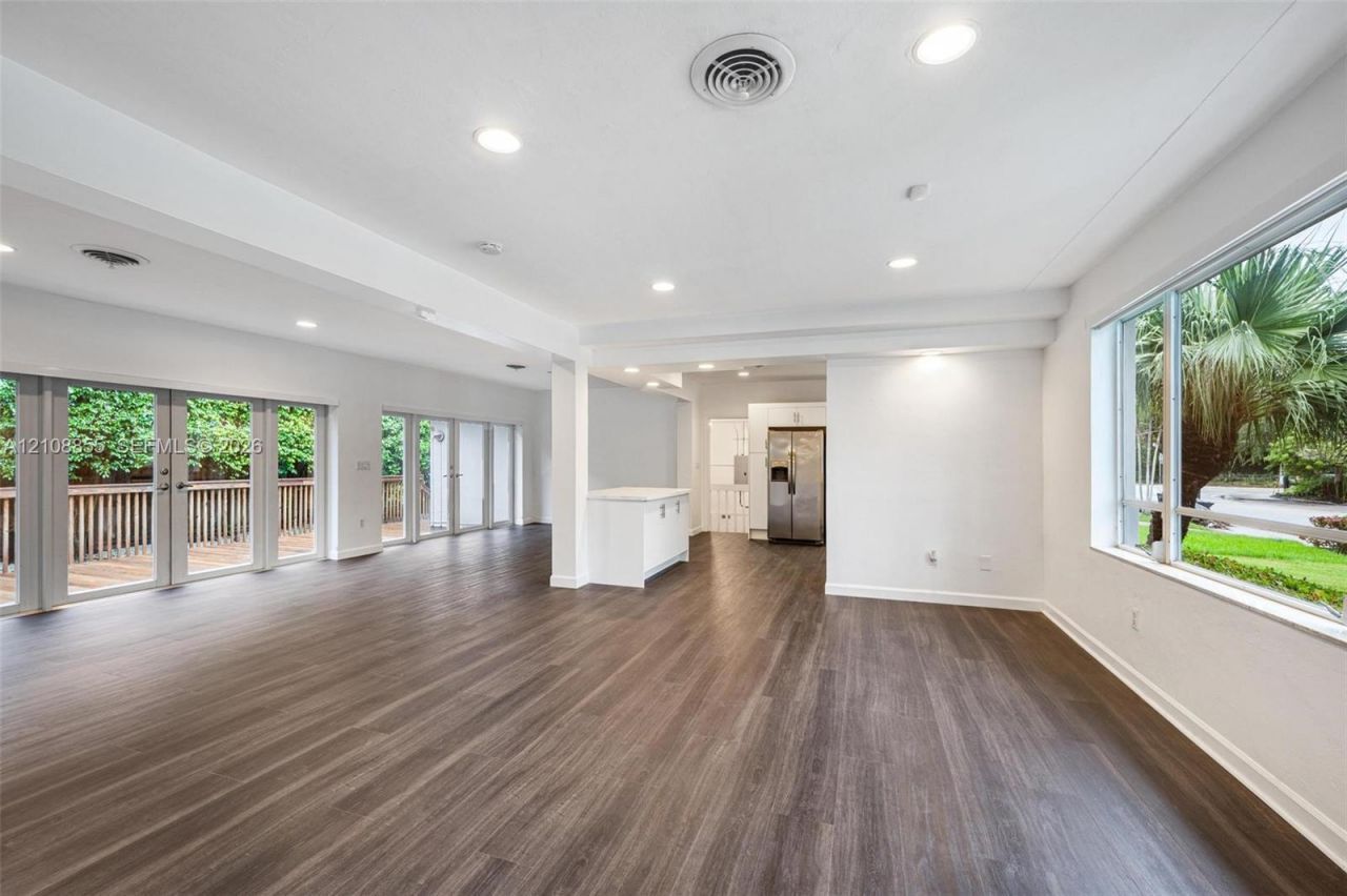 9520 E Broadview Dr , Bay Harbor Islands, FL 33154 Photo