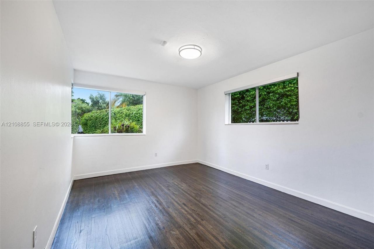 9520 E Broadview Dr , Bay Harbor Islands, FL 33154 Photo