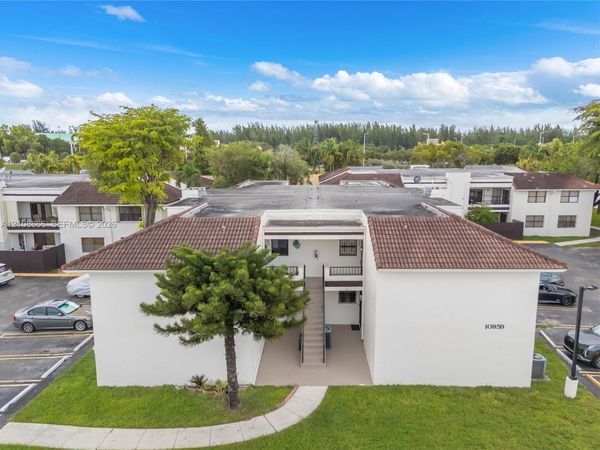 10859 NW 7th St , Unit 21-18, Miami, FL 33172