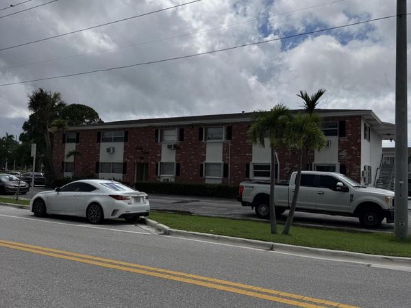 810 Lake Shore Drive, Unit 46, Lake Park, FL 33403