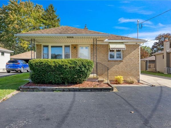 69 Banner Avenue , Lancaster, NY 14086