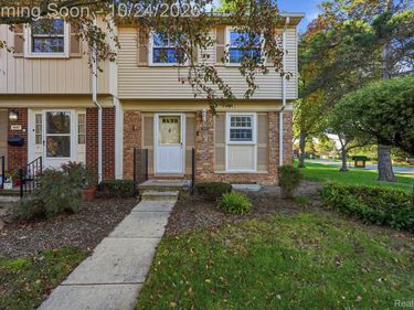 1699 Brentwood Drive, Troy, Mi 48098