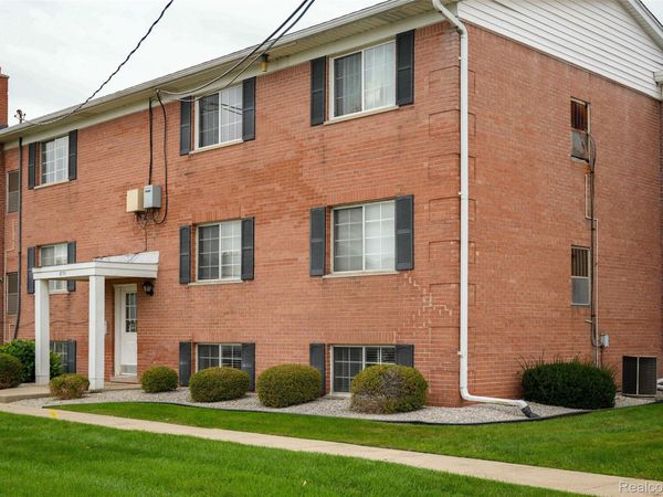 8151 Denwood Drive, Unit L1, Sterling Heights, Mi 48312