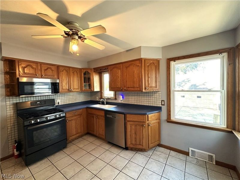 9012 Fernhill Avenue, Parma, OH 44129 Photo 4