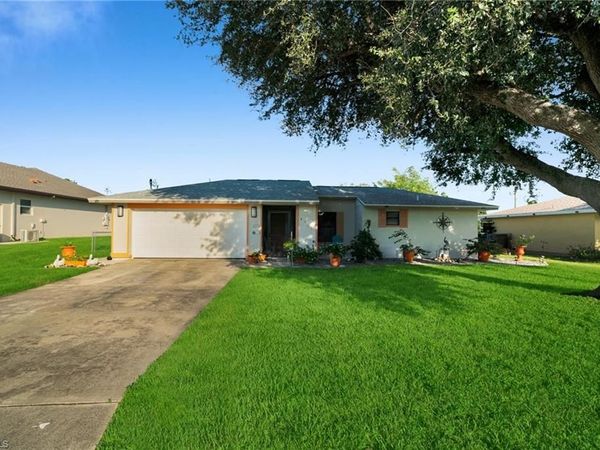 4021 SE 1st CT , CAPE CORAL, FL 33904
