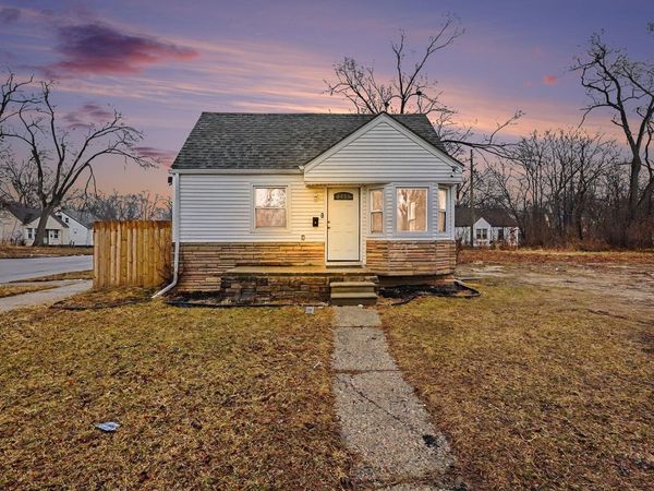 19818 Fenmore Street, Detroit, MI 48235