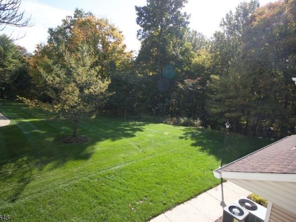 10 Quincy Ct, Bedminster, NJ 07921